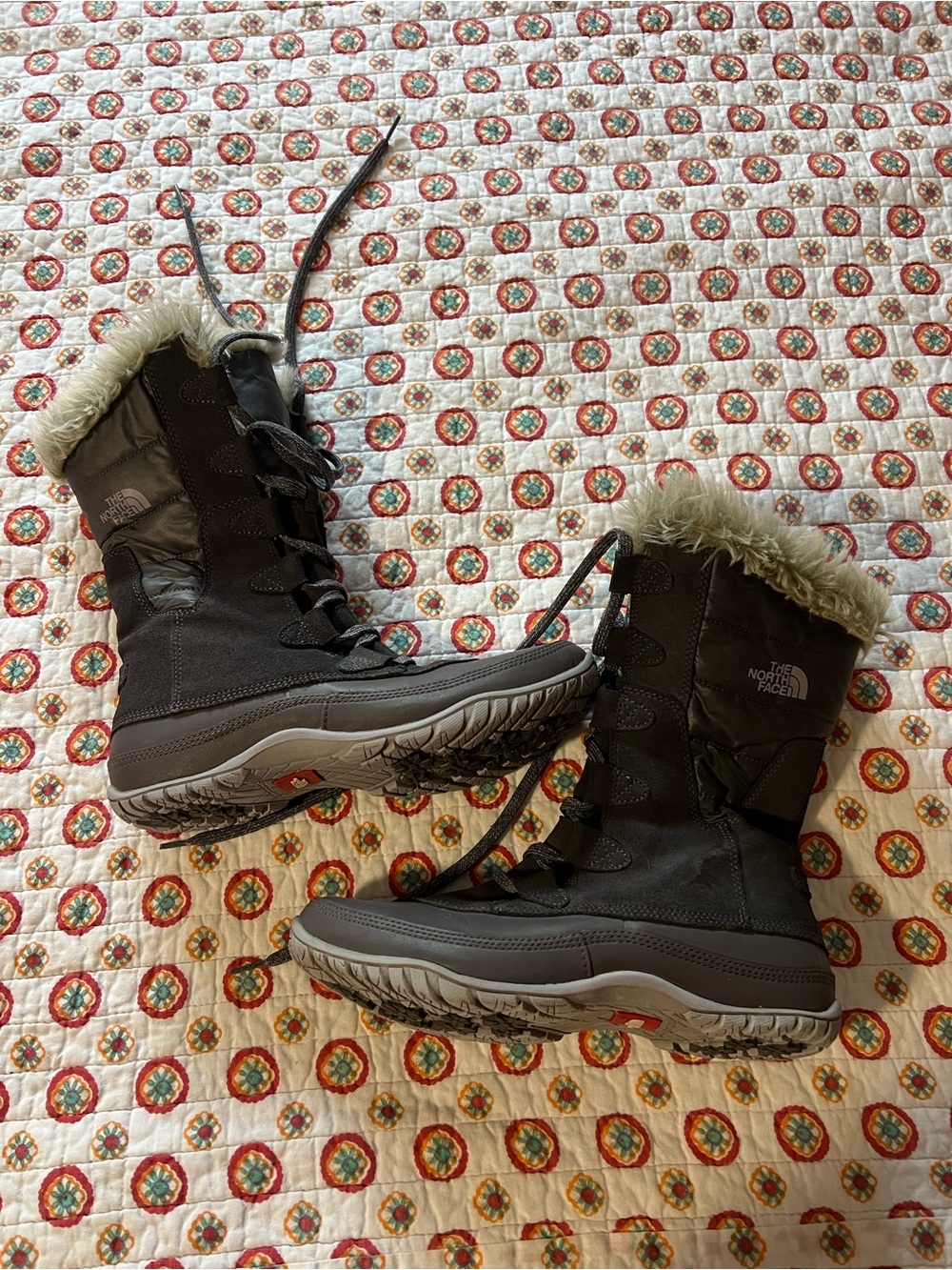 EUC The North Face Nuptse Purna Dusty Purple Faux Fur Winter Boots size 7.5 - Picture 2 of 7